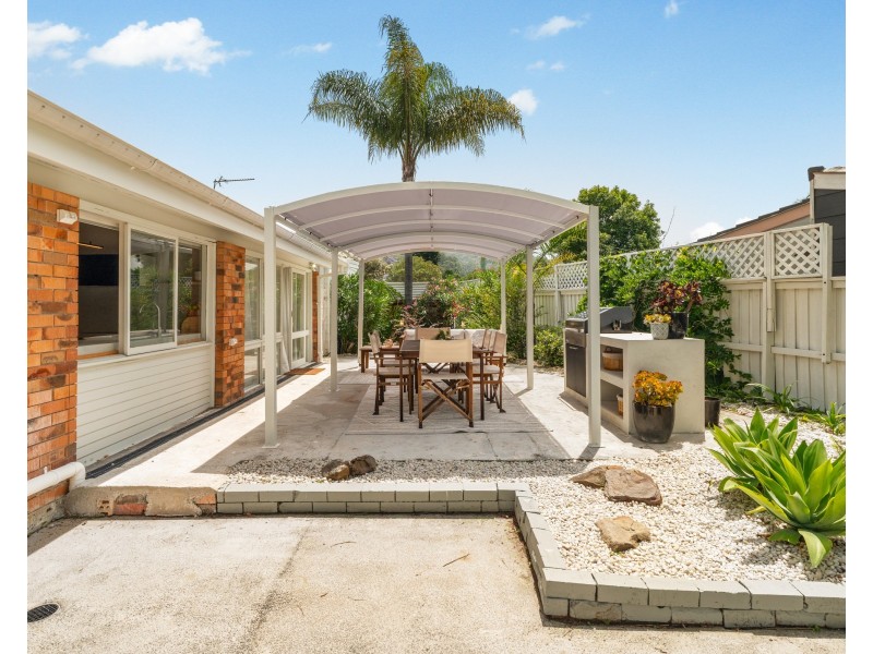 14 Bel Hilton Court, West Gosford NSW 2250