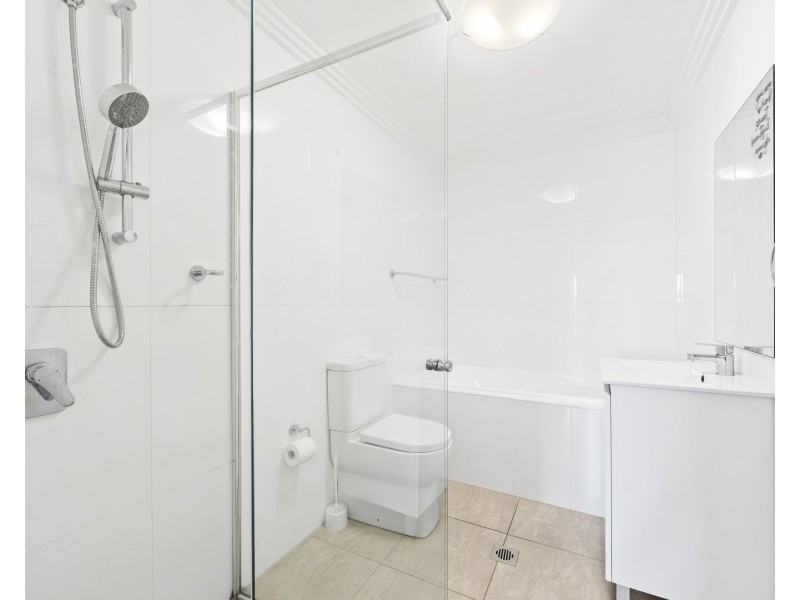 32/71 Faunce Street West, Gosford NSW 2250