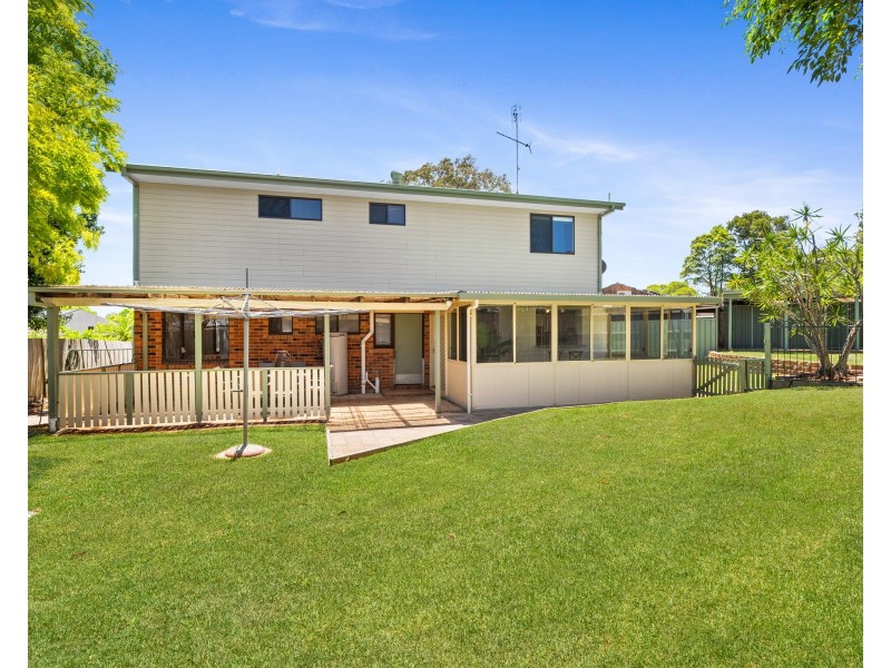 16 Dibden Avenue, Kariong NSW 2250