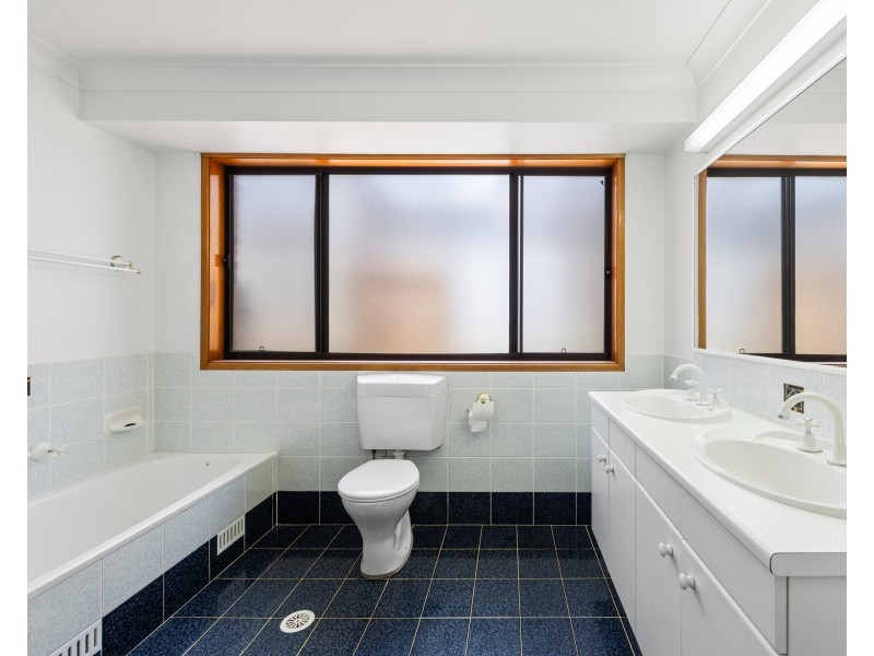 69 Bronzewing Drive, Erina NSW 2250