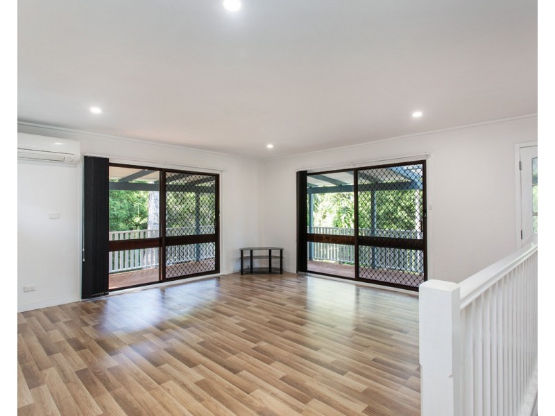 13 Adnamira Close, Wyoming NSW 2250