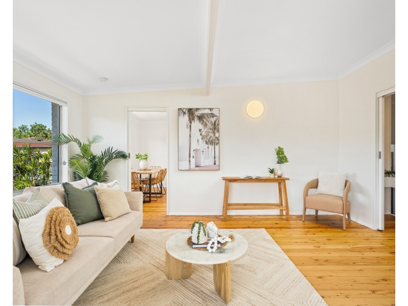 43 Orange Parade, Wyoming NSW 2250