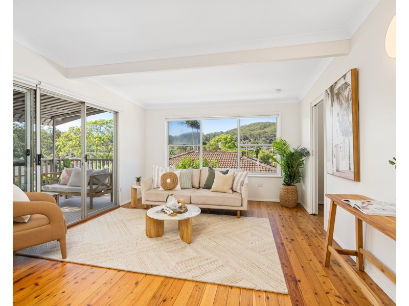 43 Orange Parade, Wyoming NSW 2250