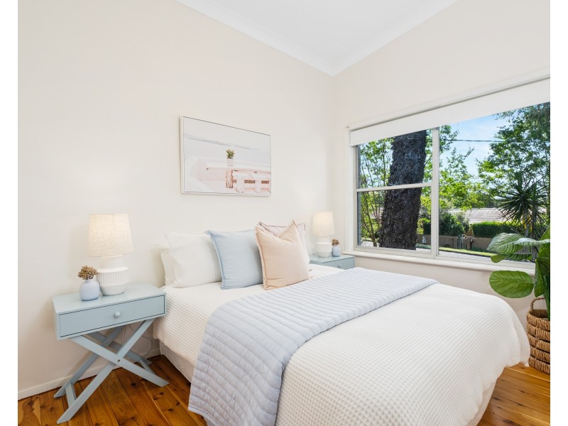 43 Orange Parade, Wyoming NSW 2250