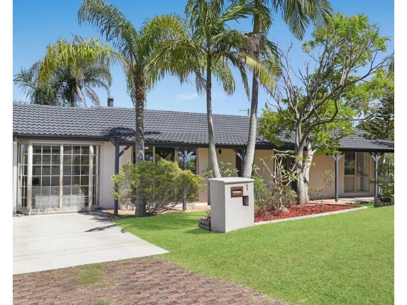 1 Peta Close, Bateau Bay NSW 2261