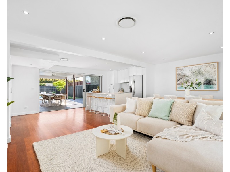25 Captain Cook Crescent, Long Jetty NSW 2261