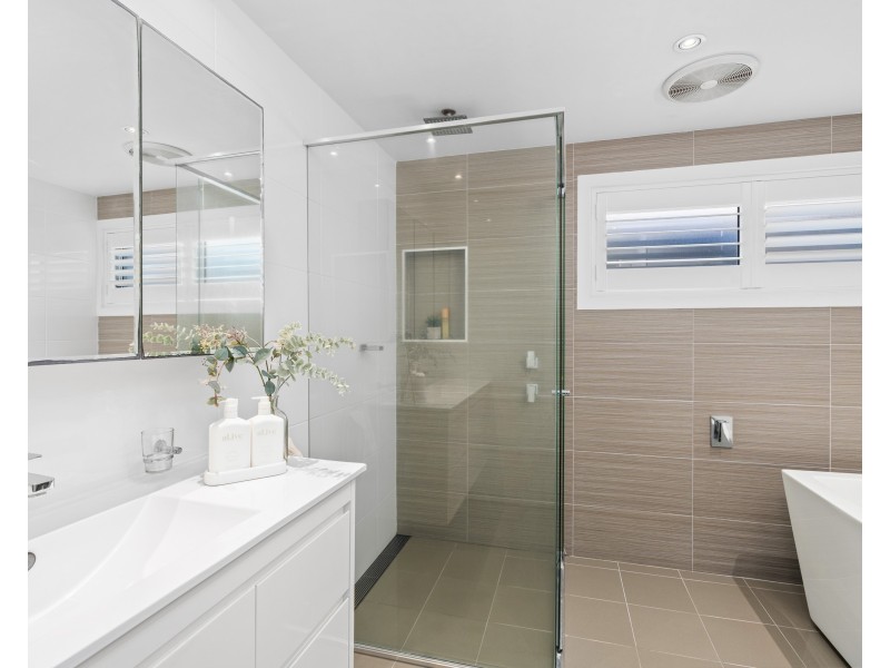 25 Captain Cook Crescent, Long Jetty NSW 2261