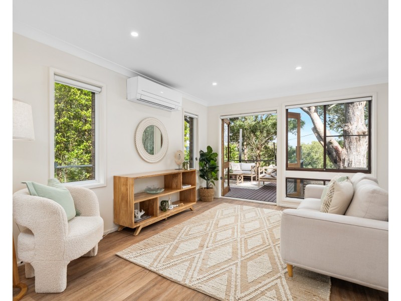 15 Larbonya Avenue, Wyoming NSW 2250