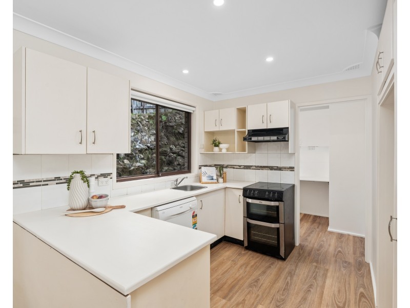 15 Larbonya Avenue, Wyoming NSW 2250