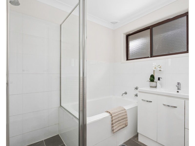 15 Larbonya Avenue, Wyoming NSW 2250