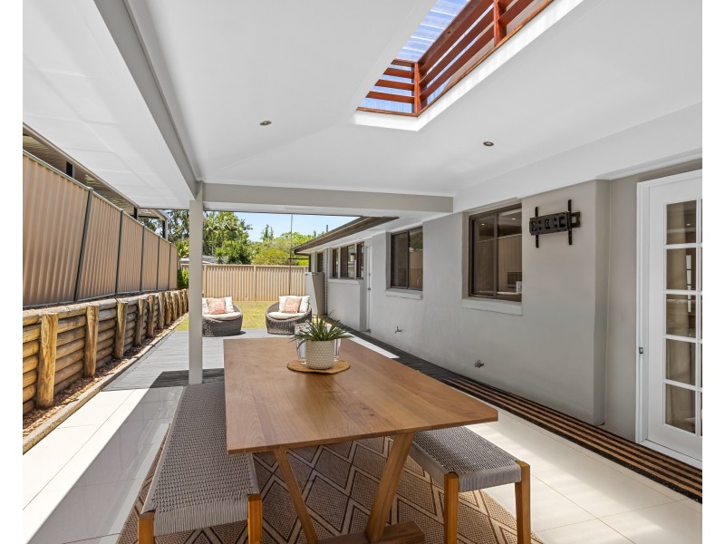 25 Fragar Avenue, Wyoming NSW 2250