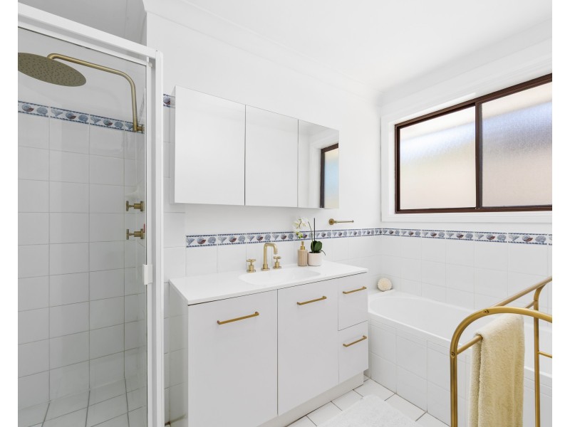 25 Fragar Avenue, Wyoming NSW 2250