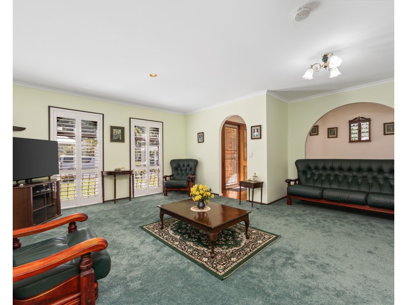 3 Elkhorn Close, Wyoming NSW 2250