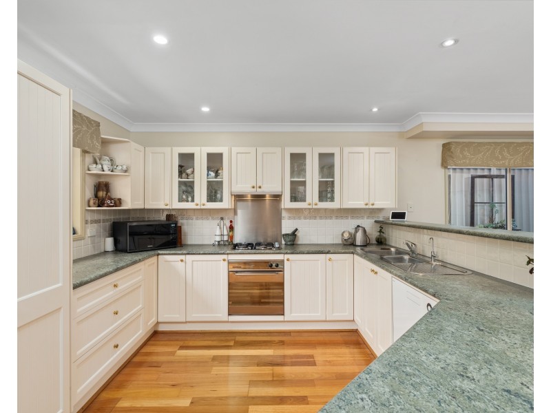 12 Woolybutt Crescent, Erina NSW 2250