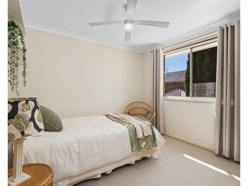 12 Woolybutt Crescent, Erina NSW 2250