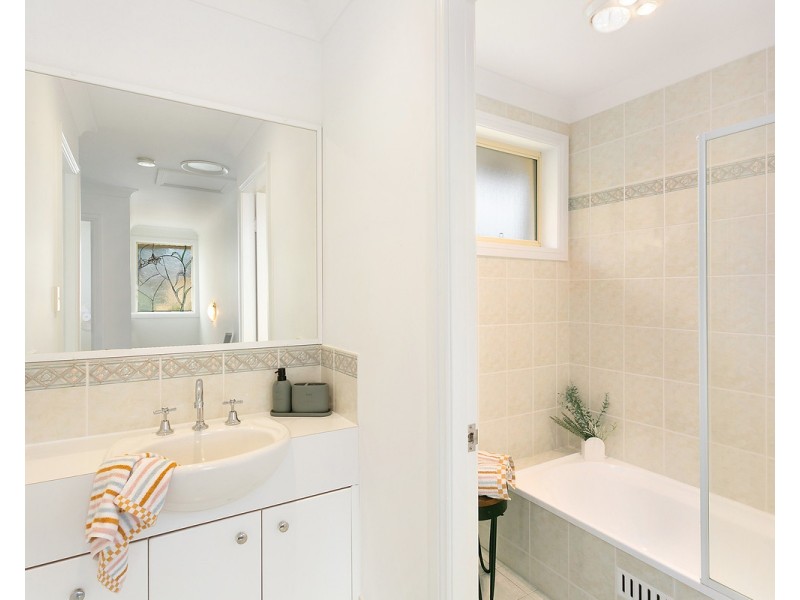 4/164 Ocean Parade, Blue Bay NSW 2261