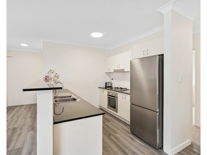 3/8 Bent Street, Gosford NSW 2250