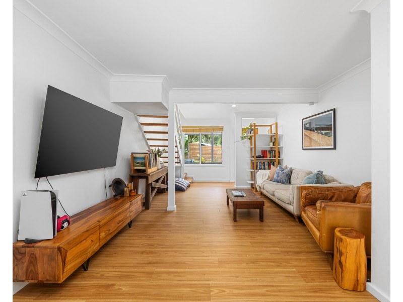 1/97 Lake Shore Drive, North Avoca NSW 2260