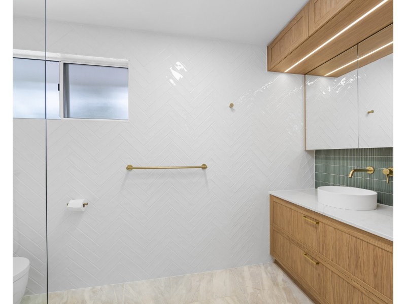 1/97 Lake Shore Drive, North Avoca NSW 2260