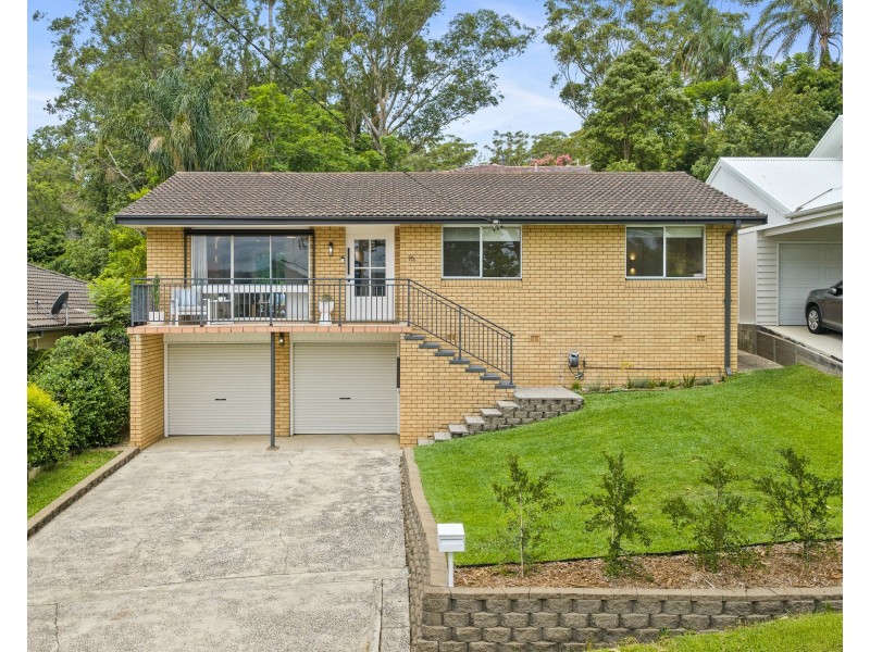 16 Maple Street, Wyoming NSW 2250