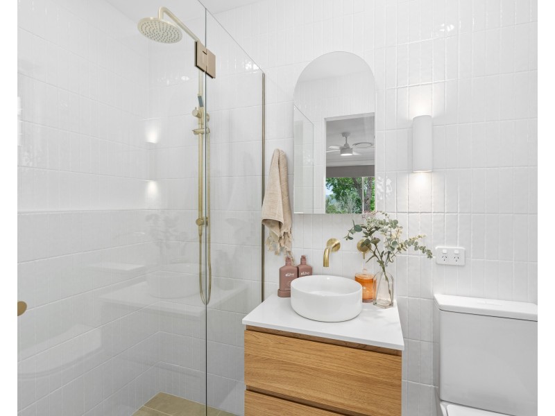 16 Maple Street, Wyoming NSW 2250