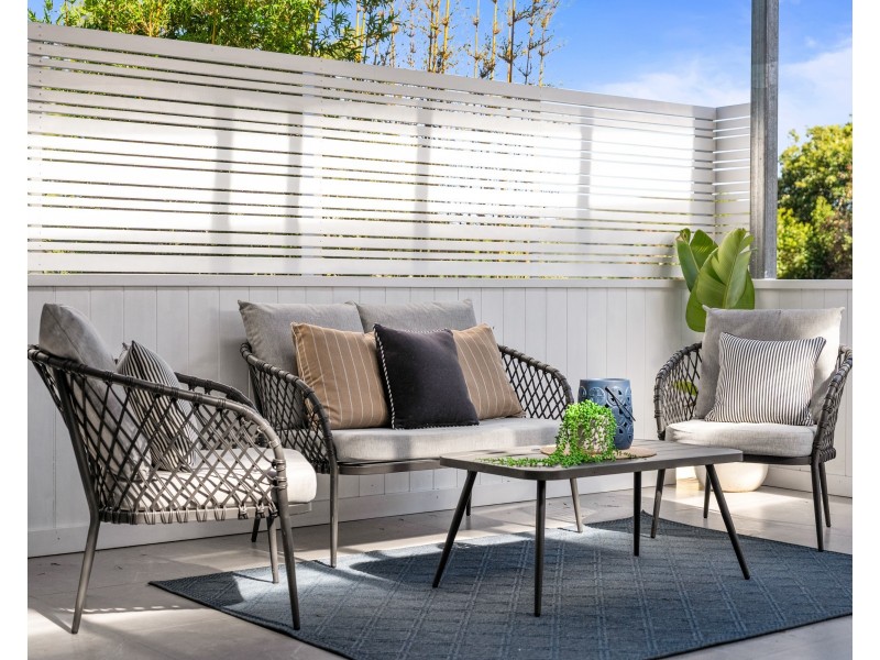 2 Bourbon Street, Wyoming NSW 2250