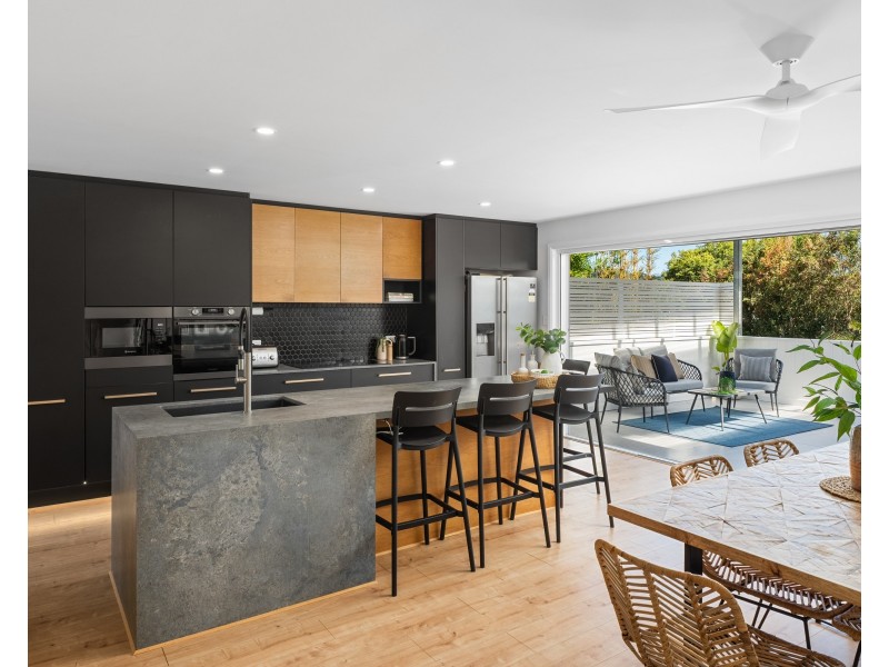 2 Bourbon Street, Wyoming NSW 2250