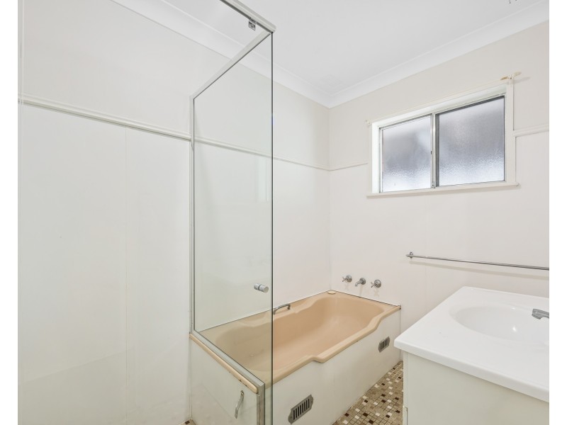 55 Maidens Brush Road, Wyoming NSW 2250