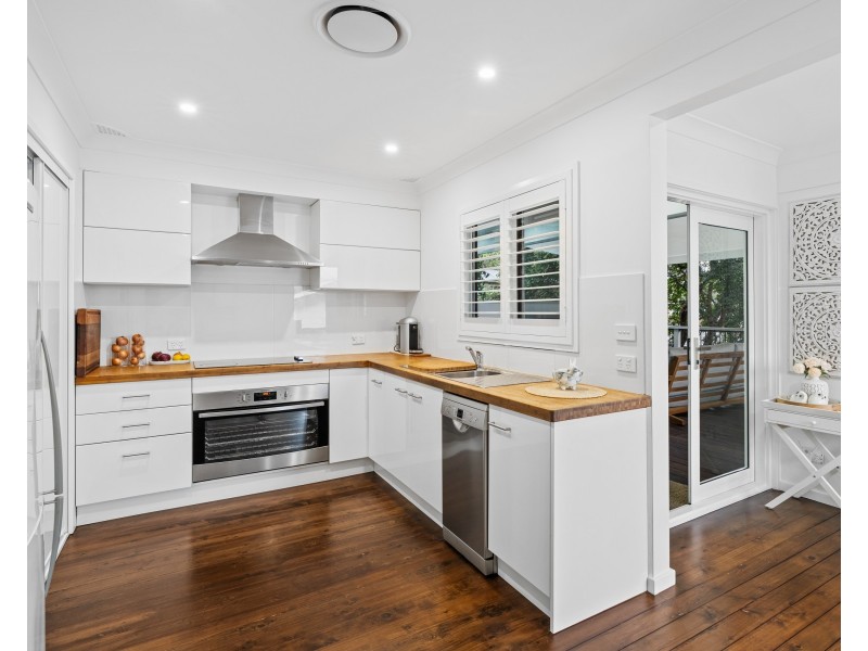 8 Trade Winds Avenue, Terrigal NSW 2260