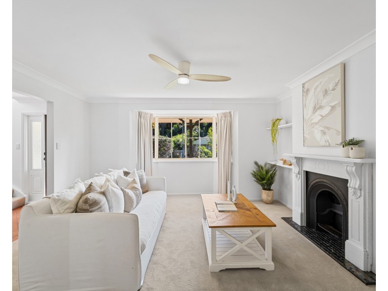 27 Donna Close, Lisarow NSW 2250