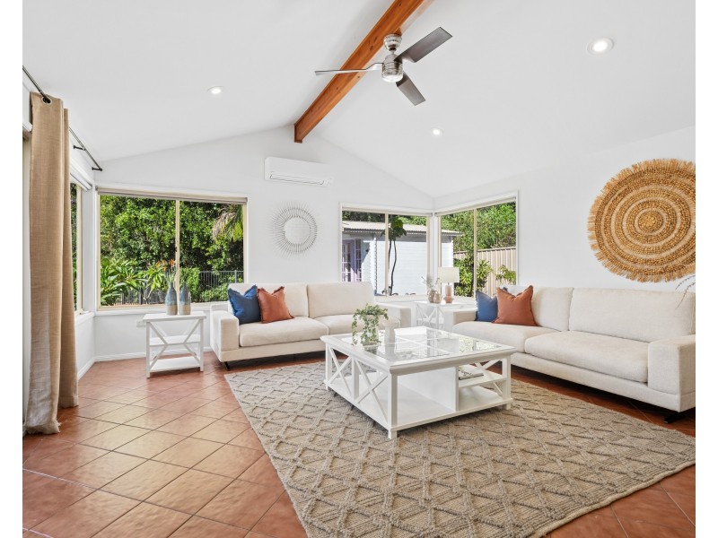 27 Donna Close, Lisarow NSW 2250