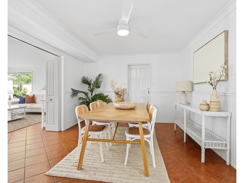 27 Donna Close, Lisarow NSW 2250