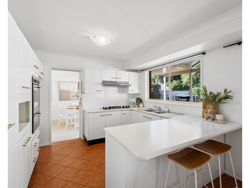 27 Donna Close, Lisarow NSW 2250