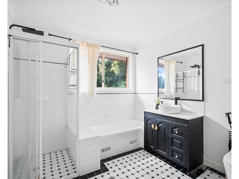 27 Donna Close, Lisarow NSW 2250