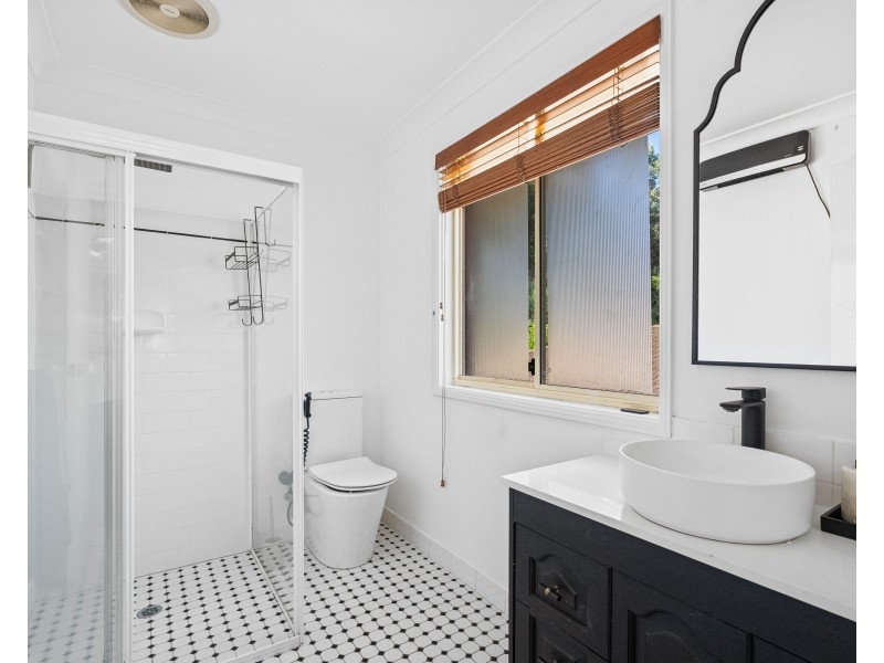 27 Donna Close, Lisarow NSW 2250