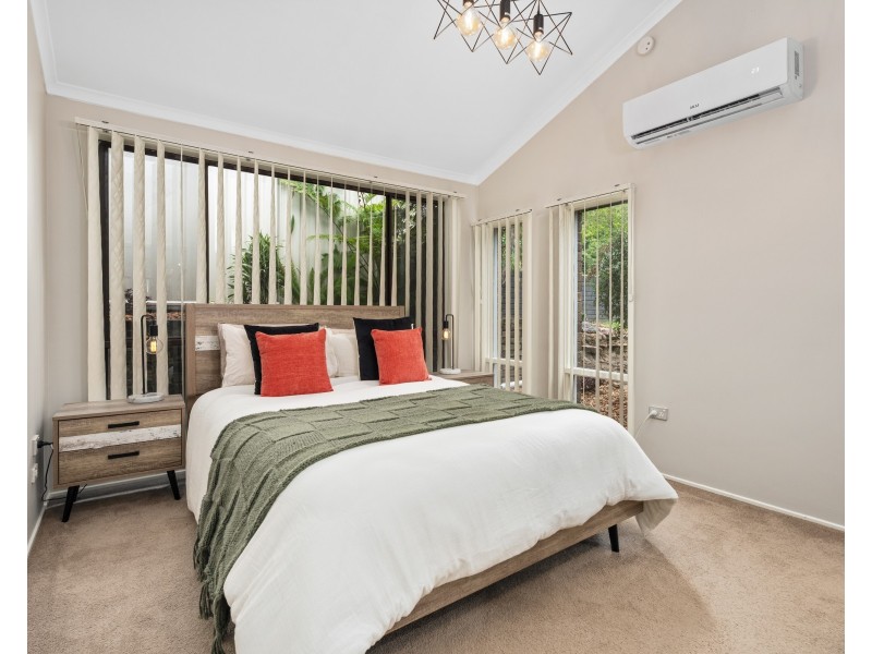 10 Bourbon Street, Wyoming NSW 2250