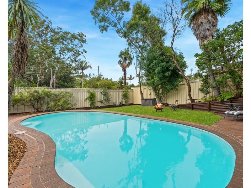 10 Bourbon Street, Wyoming NSW 2250