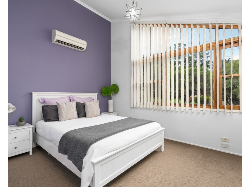 10 Bourbon Street, Wyoming NSW 2250