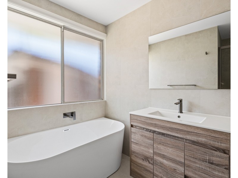 22 Bayline Drive, Point Clare NSW 2250