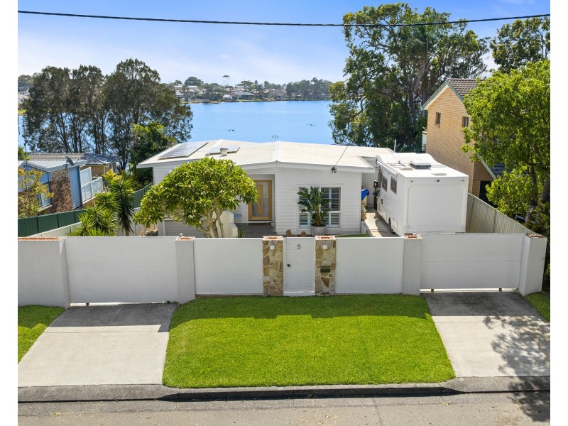 5 Brennon Road, Gorokan NSW 2263