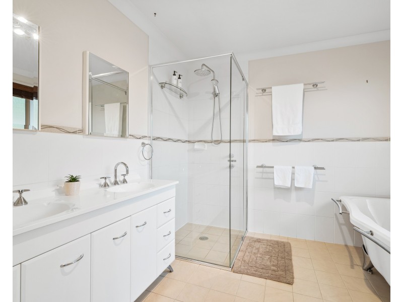 14 Crestview Place, Lisarow NSW 2250