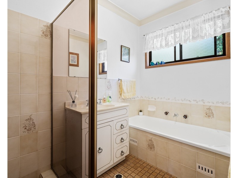 10 Bouvardia Street, Niagara Park NSW 2250