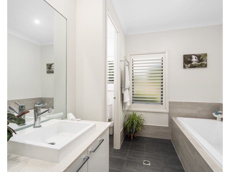 79 Hillside Drive, Berkeley Vale NSW 2261