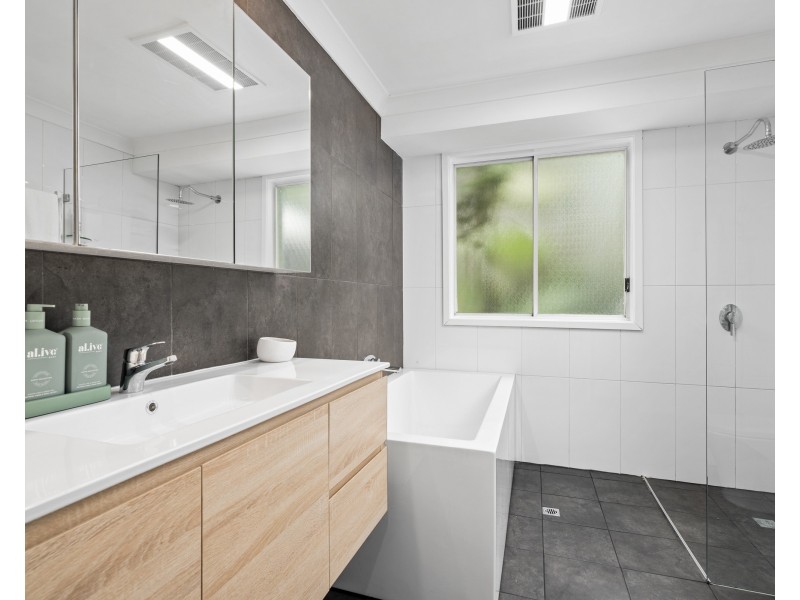 60 Rain Forest Road, Wyoming NSW 2250