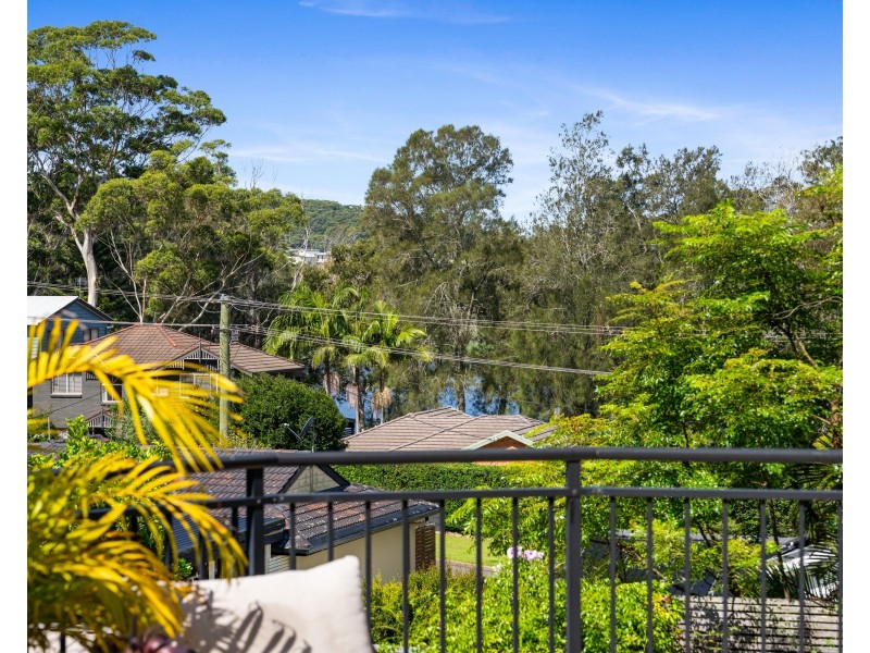 10 Hibiscus Avenue, North Avoca NSW 2260