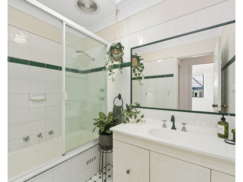 12 Westbrook Parade, Gorokan NSW 2263