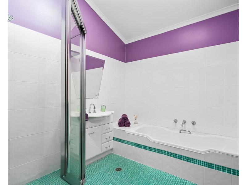 39 Calantha Drive, Wyoming NSW 2250