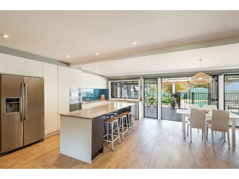 3 Parkside Avenue, Bateau Bay NSW 2261