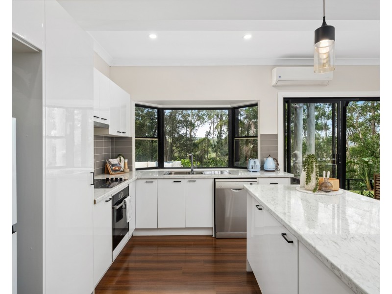 4D Gregory Street, Wyoming NSW 2250