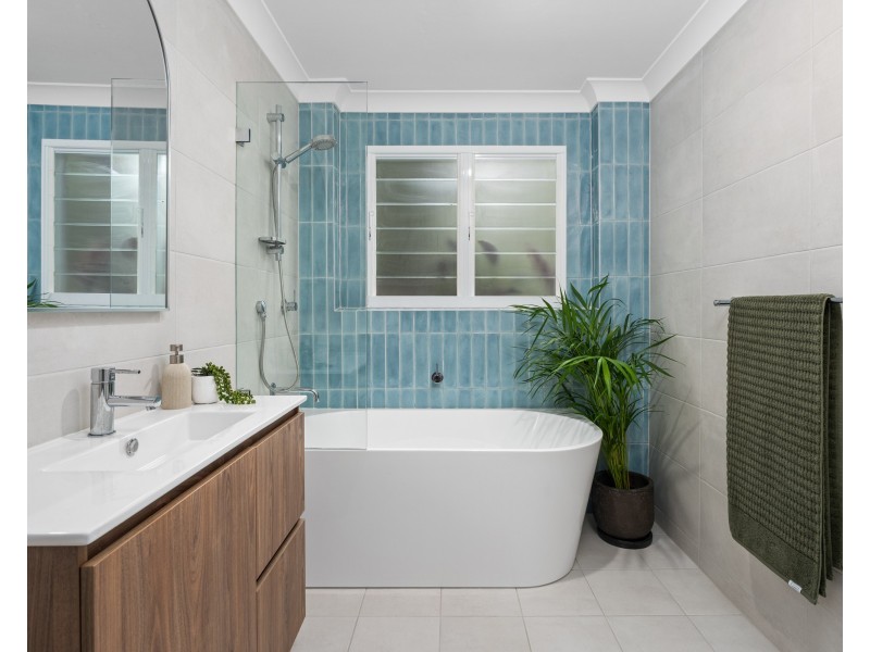 4D Gregory Street, Wyoming NSW 2250